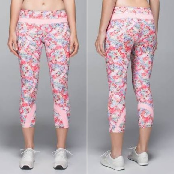 Lululemon Run Inspire Crop II - Picture 1 of 5